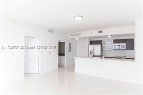 90 SW 3rd St, Unit # 3408 in Miami, FL - Building Photo - Building Photo
