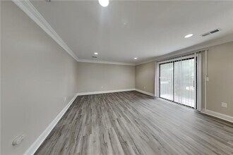 1105 Tom Ln in Marietta, GA - Building Photo - Building Photo