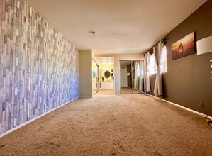22 Navarre in Irvine, CA - Building Photo - Building Photo