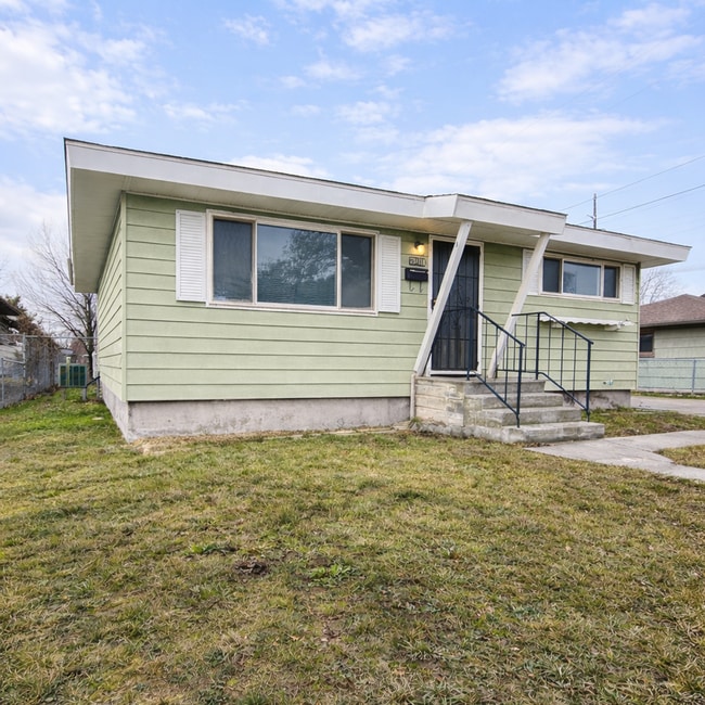 property at 2515 N Upriver Ct