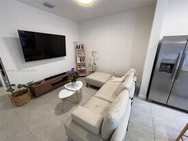 12868 SW 232nd Ln in Princeton, FL - Building Photo