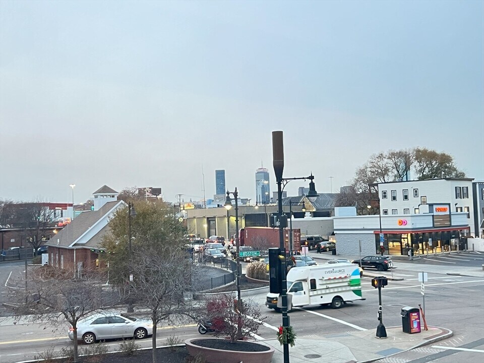 606 Dorchester Ave, Unit 2 in Boston, MA - Foto de edificio