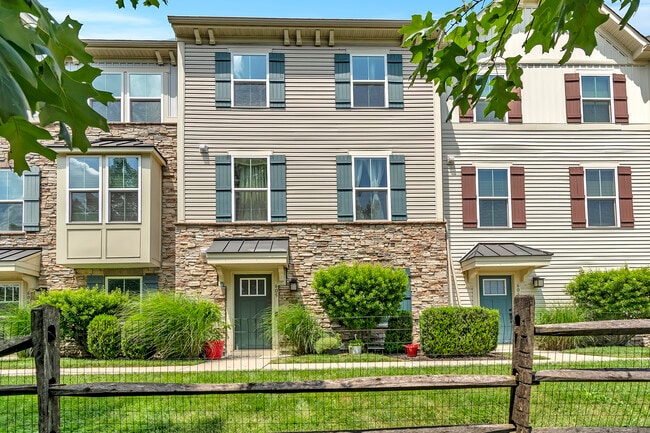 property at 605 Bayside Ct