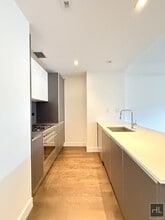 Large king size 1 bed 1 bath with washer a in New York, NY - Building Photo - Building Photo