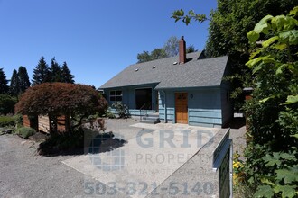 3431 NE 92nd Ave-Unit -B in Portland, OR - Building Photo - Building Photo