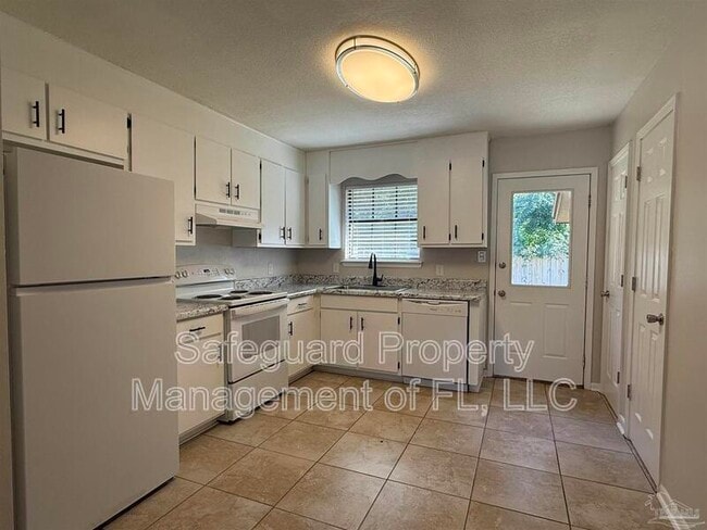 property at 4183 Ravenwood Dr