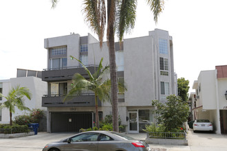 1943 Selby Ave in Los Angeles, CA - Building Photo - Building Photo