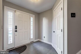 5820 Pearson Ln in Alexandria, VA - Building Photo - Building Photo