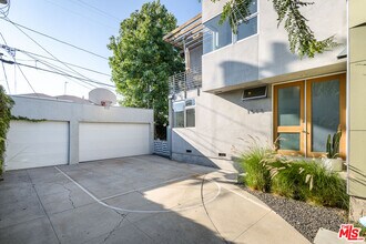 1513 Orange Grove Ave in Los Angeles, CA - Building Photo - Building Photo