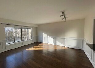 6001 Arlington Blvd, Unit 503 in Falls Church, VA - Building Photo - Building Photo