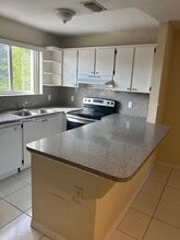 37 W 11th St in Hialeah, FL - Building Photo - Building Photo