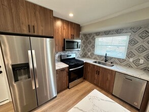 5223 Tipton St in San Diego, CA - Building Photo - Building Photo