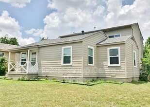 2421 Stovall Dr in Dallas, TX - Building Photo - Building Photo