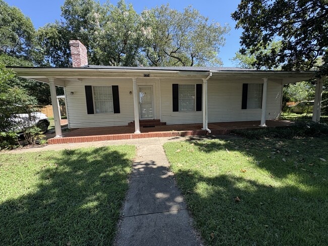 property at 1316 S Johnston Ave