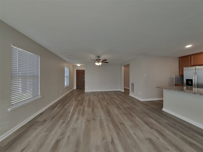 20660 Dunrobin Dr in Porter, TX - Foto de edificio - Building Photo