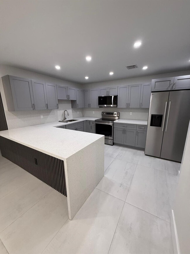 6720 Park St in Hollywood, FL - Building Photo - Building Photo