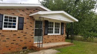 416 West Lakeside avenue in Columbia, SC - Building Photo