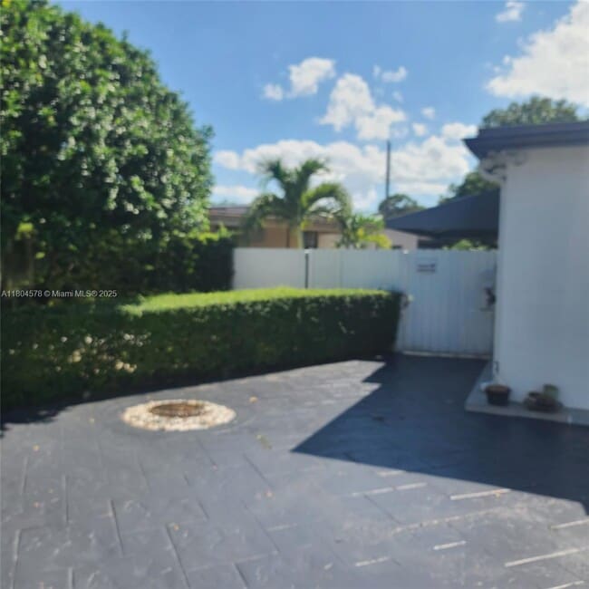 3740 NW 165th St in Opa Locka, FL - Building Photo - Building Photo