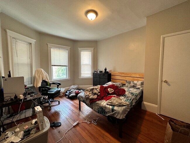 348 Faneuil St, Unit 3 in Boston, MA - Building Photo - Building Photo