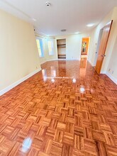 10 Packard Ave, Unit 1 in Somerville, MA - Building Photo - Building Photo