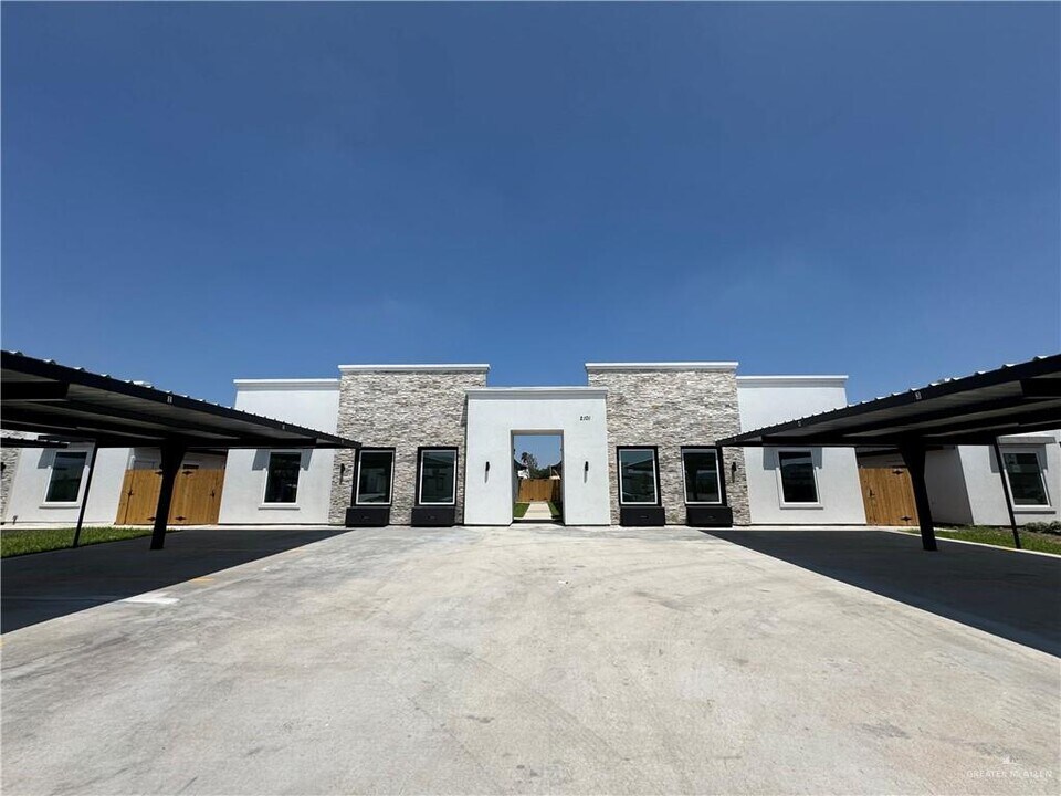 16 Selena St in Mission, TX - Building Photo