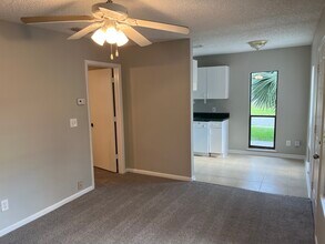 7345 Boysenberry Ln N, Unit Apartment in Jacksonville, FL - Building Photo - Building Photo