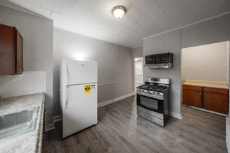 11 Shepard St in Lynn, MA - Building Photo - Building Photo