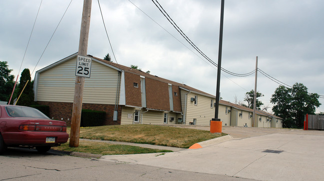 Averlon Apartments in Erie, PA - Foto de edificio - Building Photo