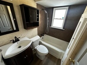 4105 W 2nd St in Dayton, OH - Building Photo - Building Photo