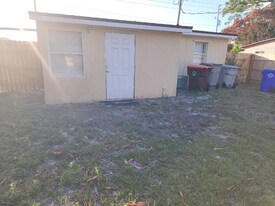 4316 28th Ave in Vero Beach, FL - Building Photo