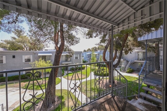 3823 S Maryland Pkwy in Las Vegas, NV - Building Photo - Building Photo