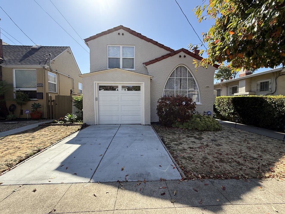1410 Dwight Way in Berkeley, CA - Building Photo