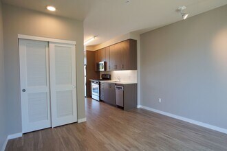 1313 SE Lambert St in Portland, OR - Building Photo - Building Photo