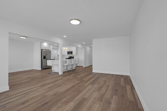 651 Beau Ct in Des Plaines, IL - Building Photo - Building Photo