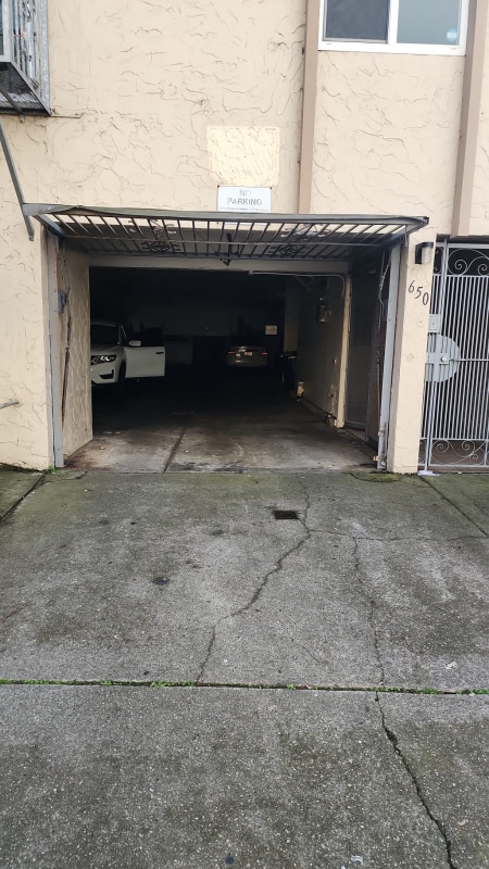 650 Villa St