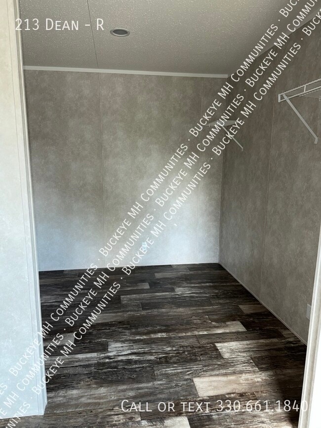 213 Dean Dr in New Kensington, PA - Building Photo - Building Photo