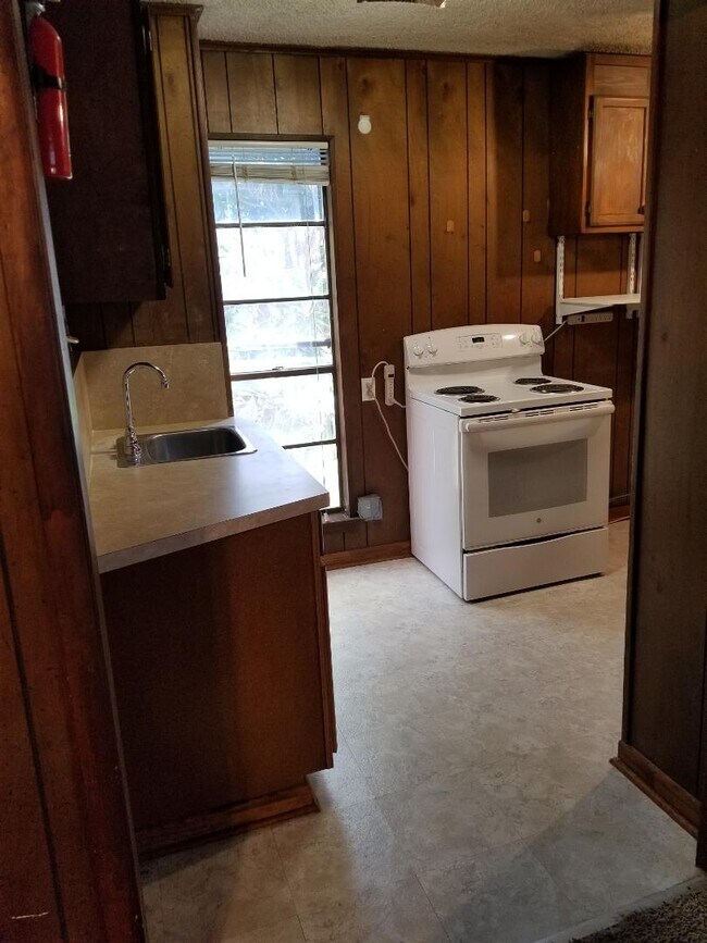 9510 Powhatan Dr in San Antonio, TX - Building Photo - Building Photo