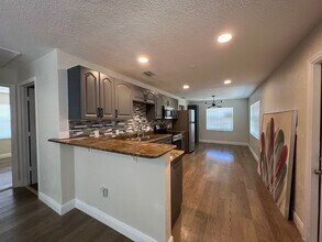 1601 N 18th St in Fort Pierce, FL - Building Photo - Building Photo