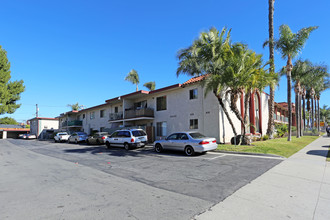 Vista Gardens in La Habra, CA - Building Photo - Building Photo