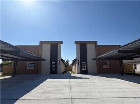 13 Waterfall S Ave in Edinburg, TX - Building Photo