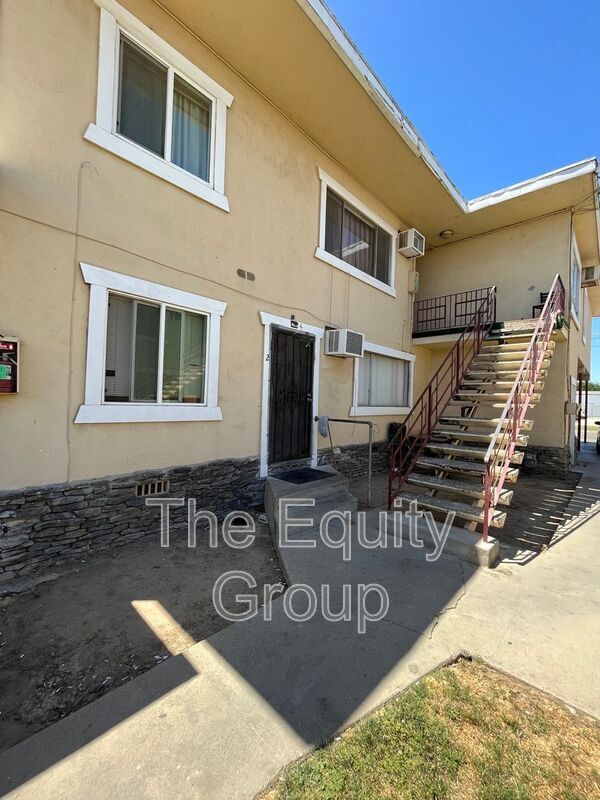 property at 570 S Richmond Ave