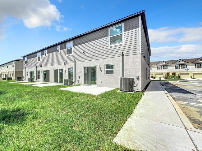 3886 Academia Ave in Lakeland, FL - Building Photo - Building Photo