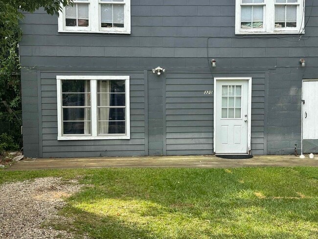 property at 320 W 8th Ave