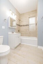 7230 S Yates Blvd in Chicago, IL - Building Photo - Building Photo