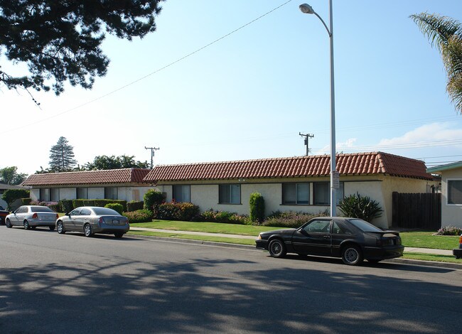 1331-1401 Glenwood Dr in Oxnard, CA - Foto de edificio - Building Photo