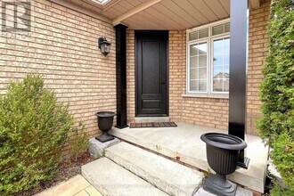 401 Cranston Park Ave in Vaughan, ON - Building Photo - Building Photo