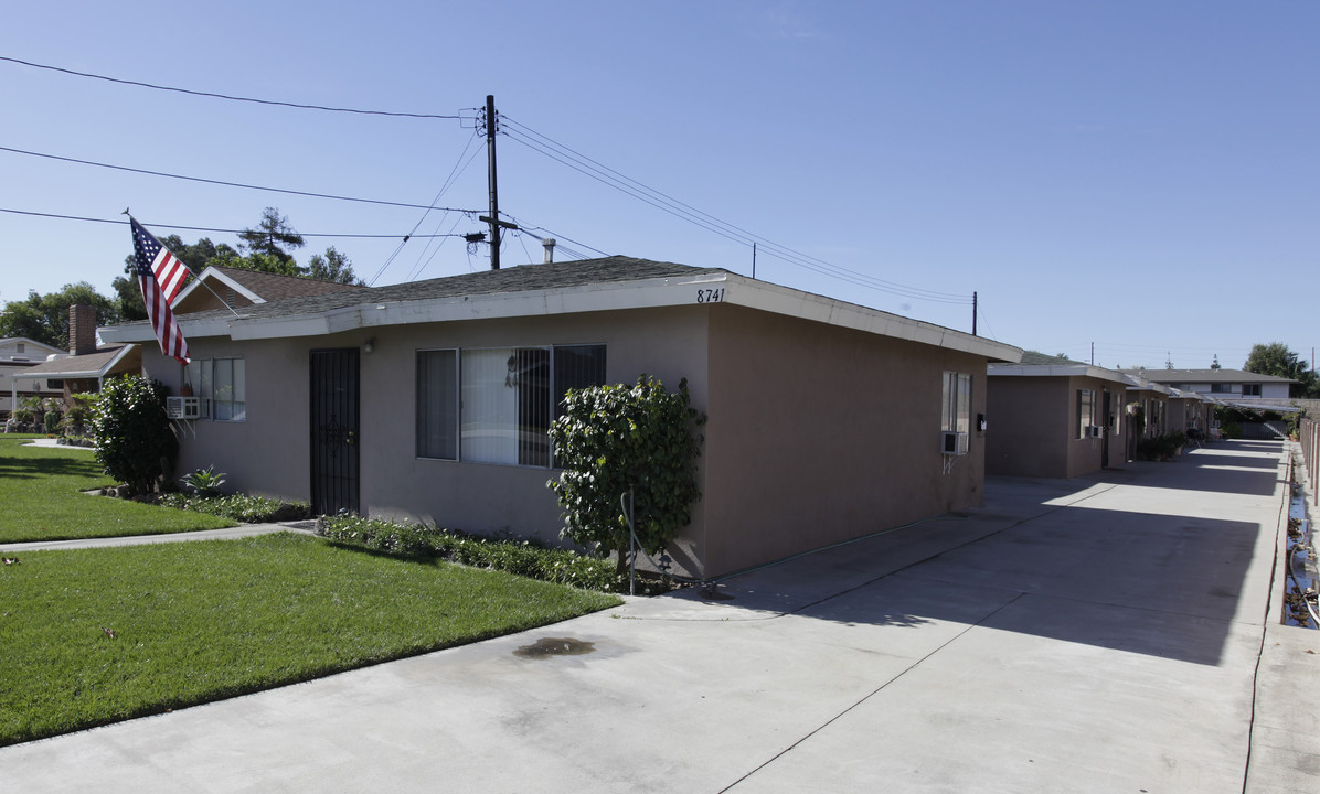 8741-8745 Hoffman St in Buena Park, CA - Building Photo