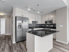 929 Portland Ave, Unit 2106 in Minneapolis, MN - Building Photo - Building Photo