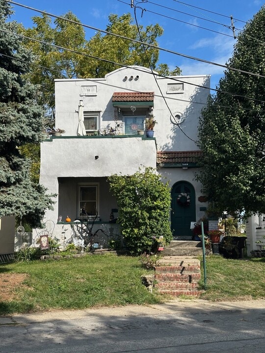 2458 Duck Creek Rd, Unit Floor 2 in Cincinnati, OH - Building Photo