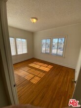 1549 S Wilton Pl in Los Angeles, CA - Building Photo - Building Photo